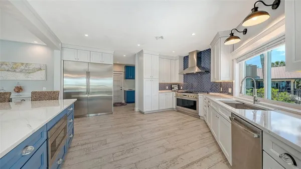 $4,295,000 | 723 Key Royale Drive, Holmes Beach, FL 34217