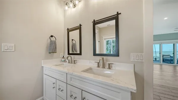 $4,295,000 | 723 Key Royale Drive, Holmes Beach, FL 34217