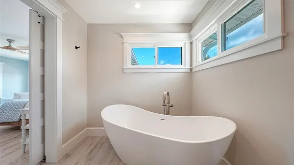 $4,295,000 | 723 Key Royale Drive, Holmes Beach, FL 34217