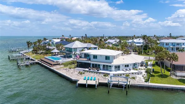$4,295,000 | 723 Key Royale Drive, Holmes Beach, FL 34217