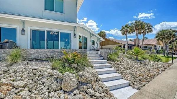 $4,295,000 | 723 Key Royale Drive, Holmes Beach, FL 34217