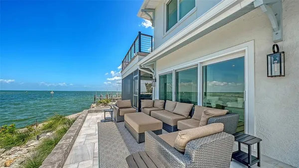$4,295,000 | 723 Key Royale Drive, Holmes Beach, FL 34217