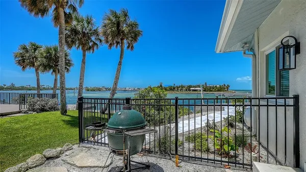 $4,295,000 | 723 Key Royale Drive, Holmes Beach, FL 34217