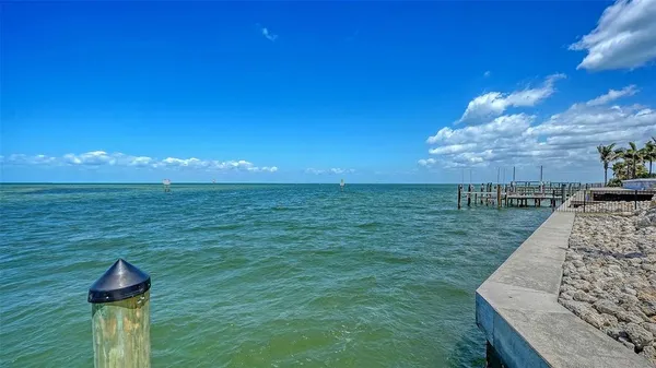 $4,295,000 | 723 Key Royale Drive, Holmes Beach, FL 34217