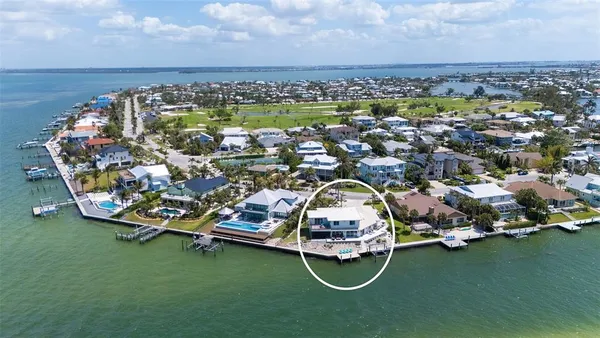 $4,295,000 | 723 Key Royale Drive, Holmes Beach, FL 34217