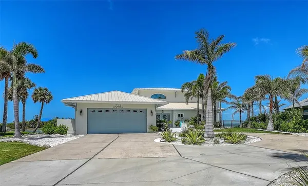 $4,295,000 | 723 Key Royale Drive, Holmes Beach, FL 34217