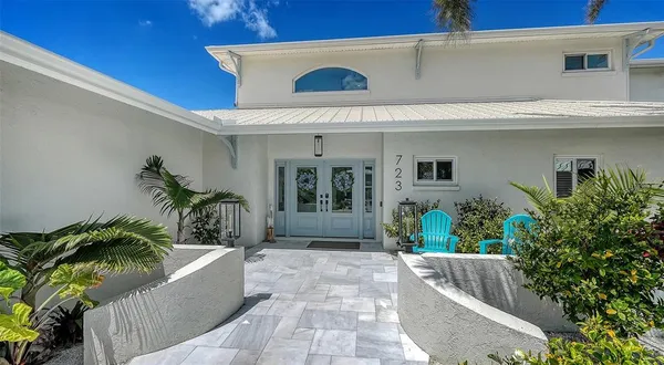 $4,295,000 | 723 Key Royale Drive, Holmes Beach, FL 34217