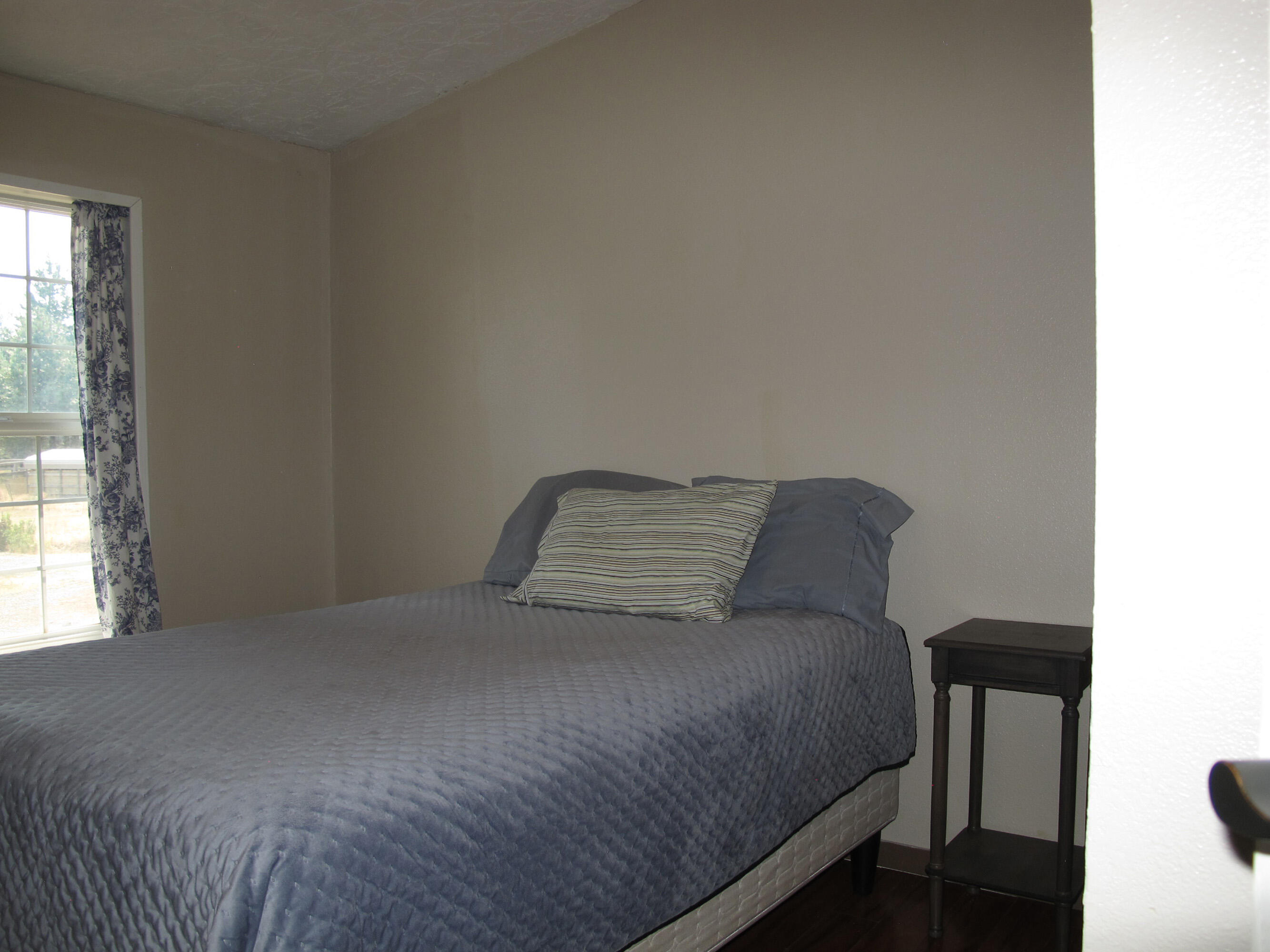 4366 Round Lake Road Klamath Falls, OR 97601 - Photo 17 of 39 20