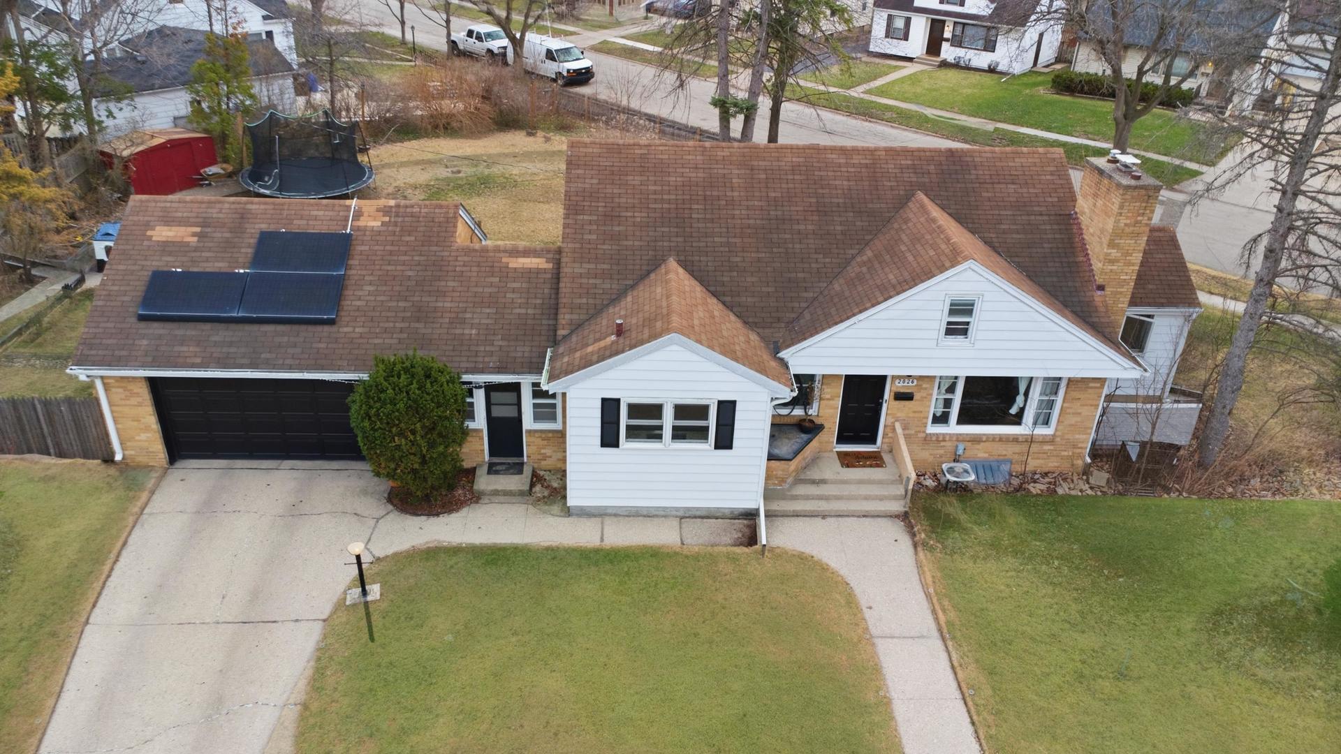 2026 Nebraska Road Rockford, IL 61108 - Photo 3 of 26