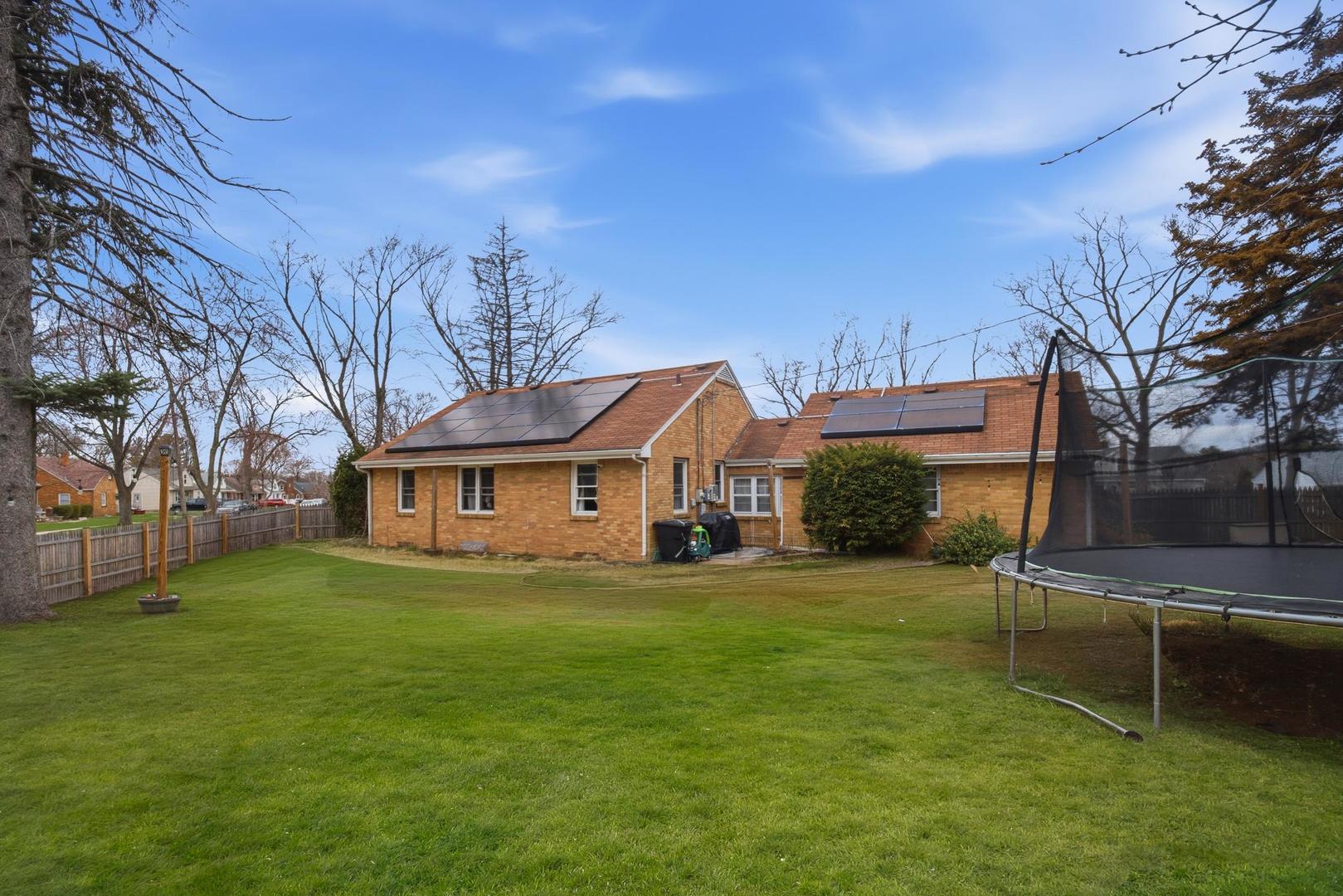 2026 Nebraska Road Rockford, IL 61108 - Photo 4 of 26