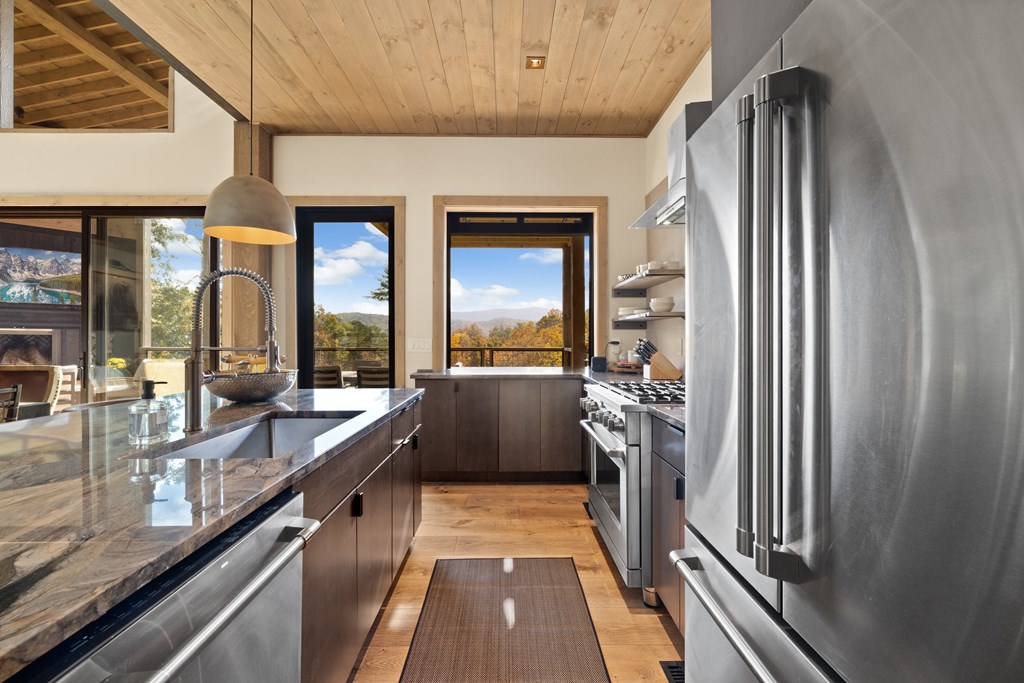 142 Sequoia Ridge Blue Ridge, GA 30513 - Photo 10 of 45