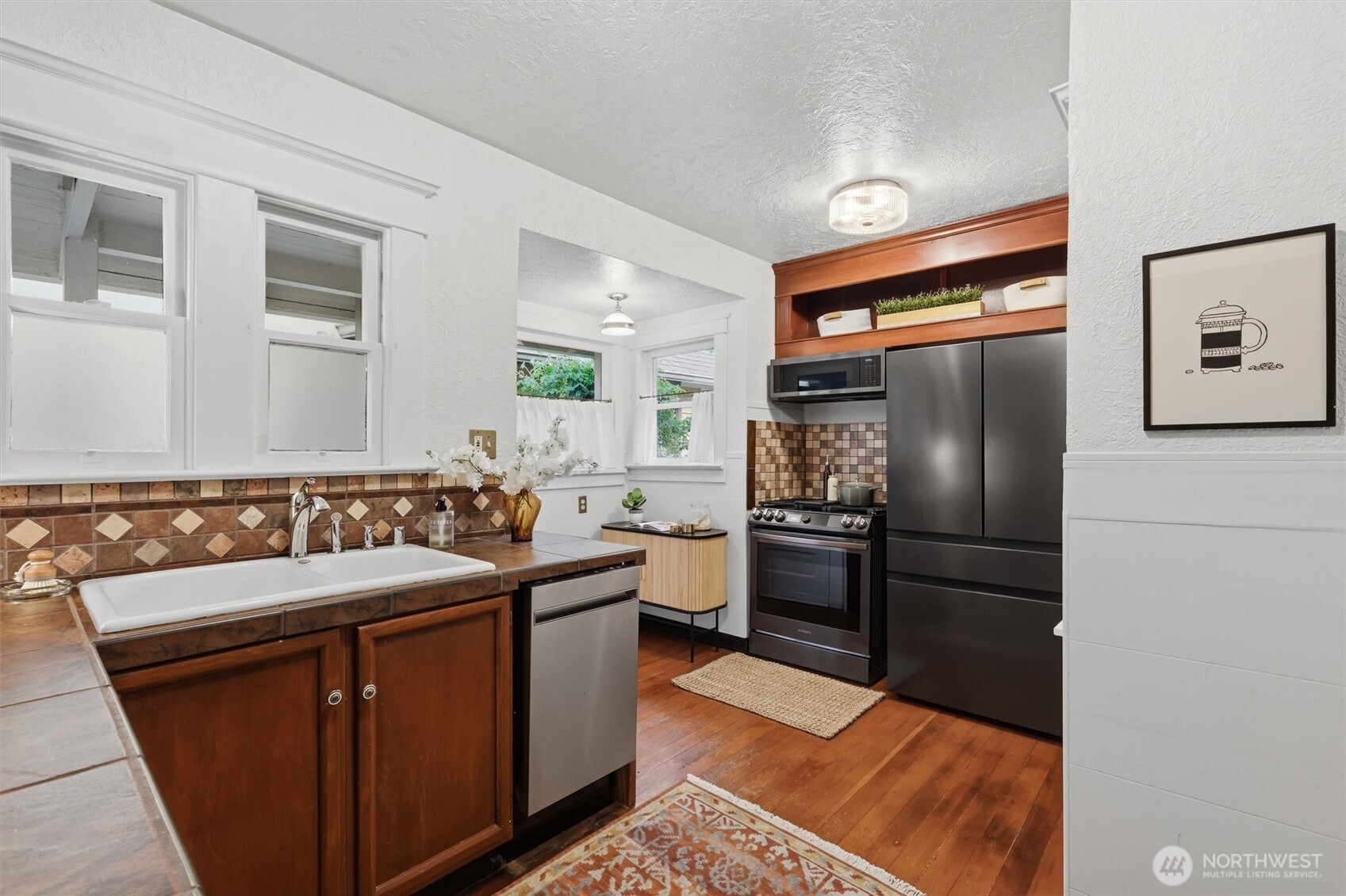 924 North 75th Street Seattle, WA 98103 - Photo 13 of 38