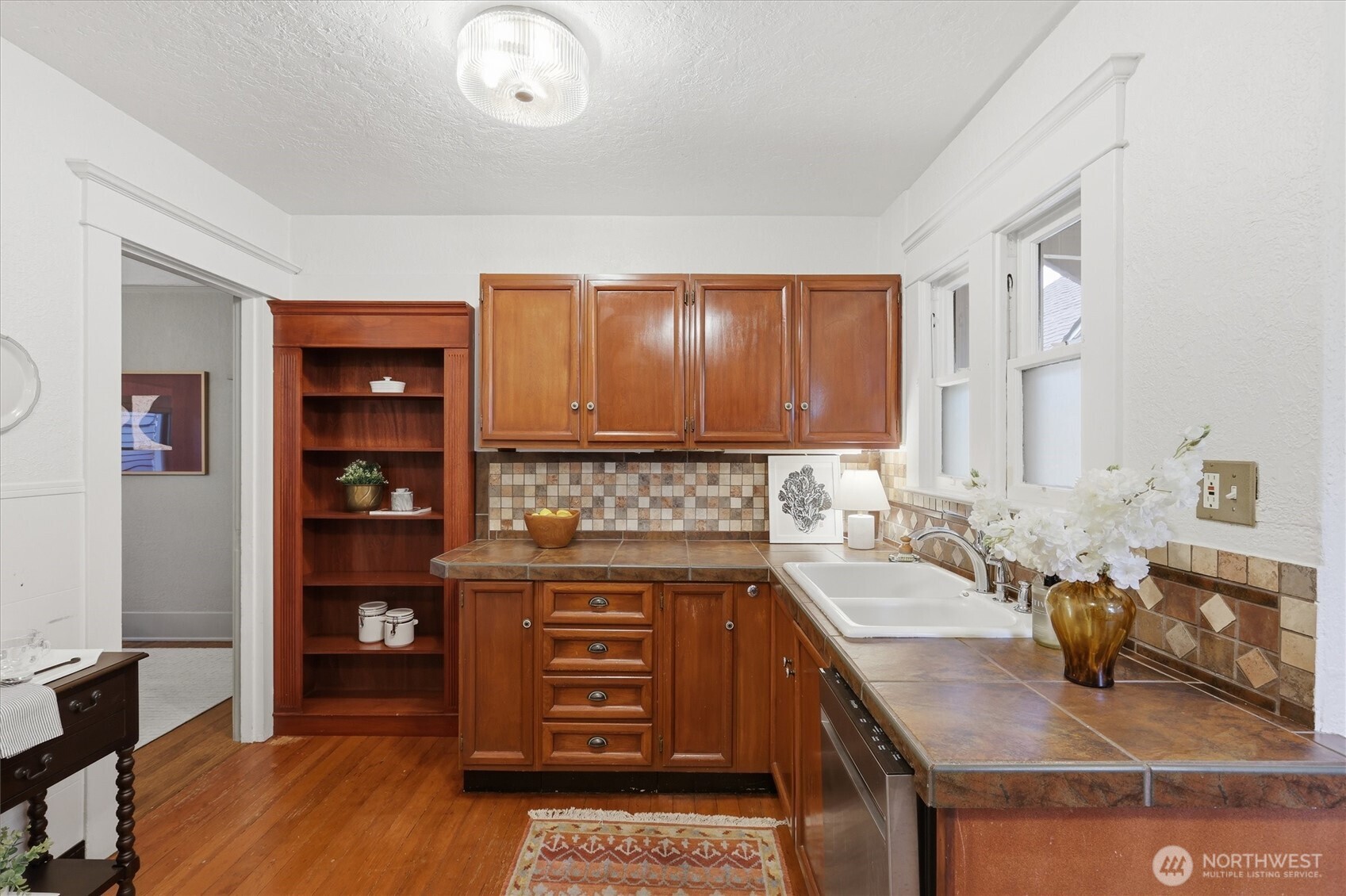 924 North 75th Street Seattle, WA 98103 - Photo 16 of 38