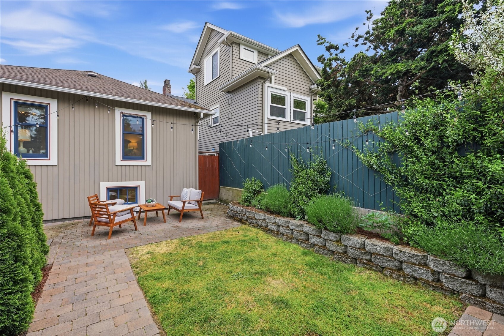 924 North 75th Street Seattle, WA 98103 - Photo 33 of 38