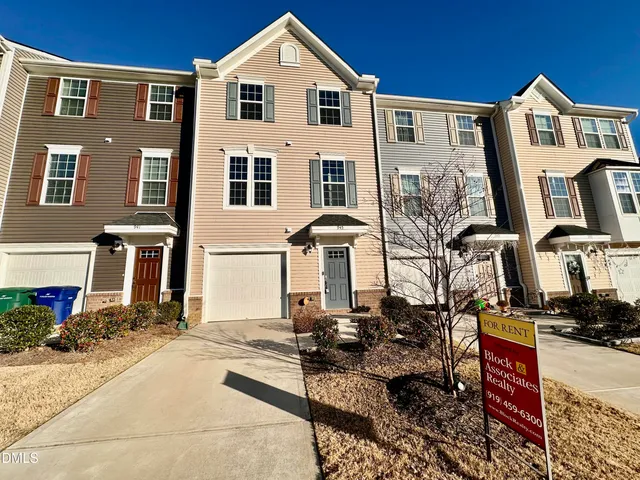 $2,100 | 945 Arnold Place Drive, Fuquay-Varina, NC 27526