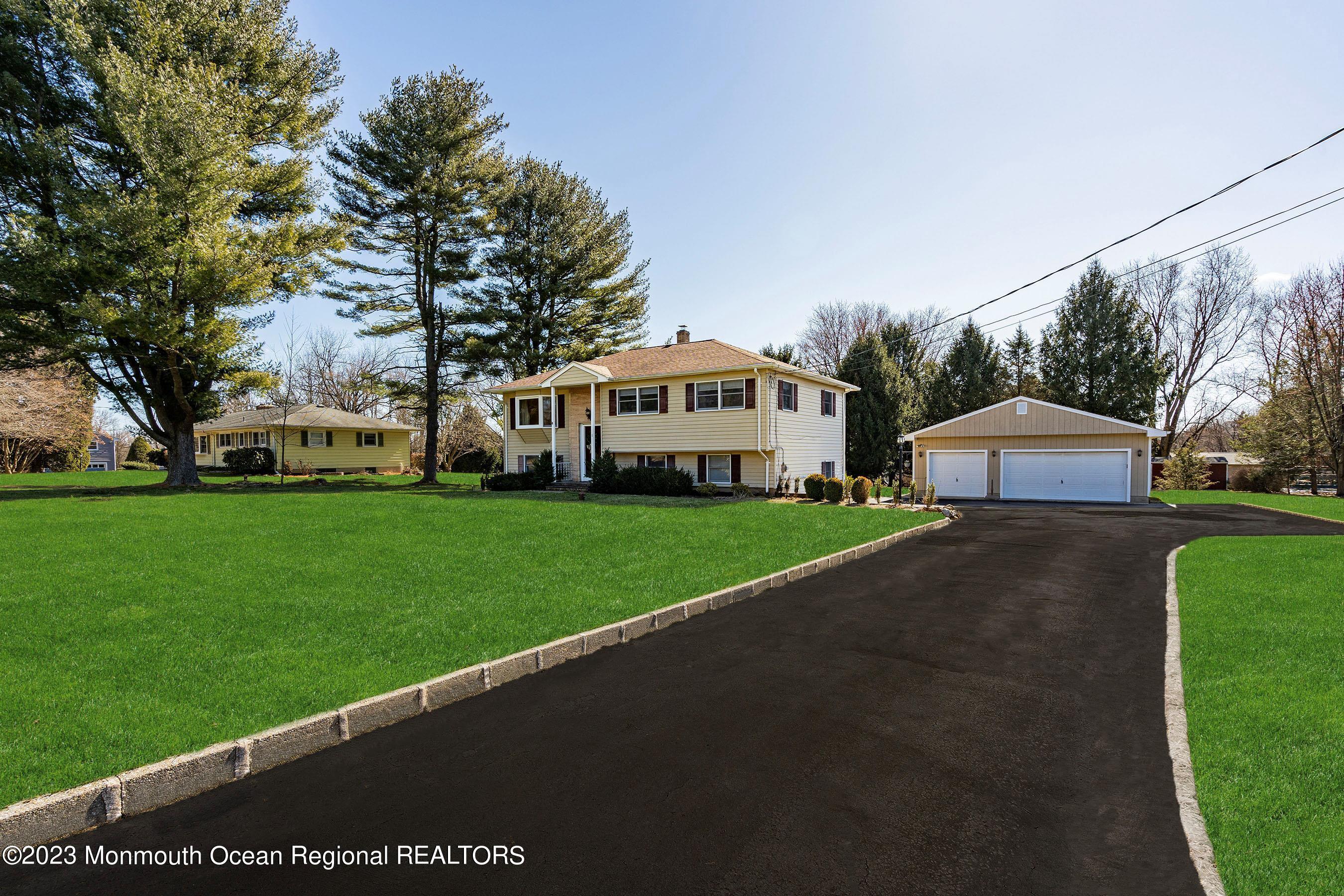 6 Welsh Road Lebanon, NJ 08833 - Photo 3 of 33 Driveway