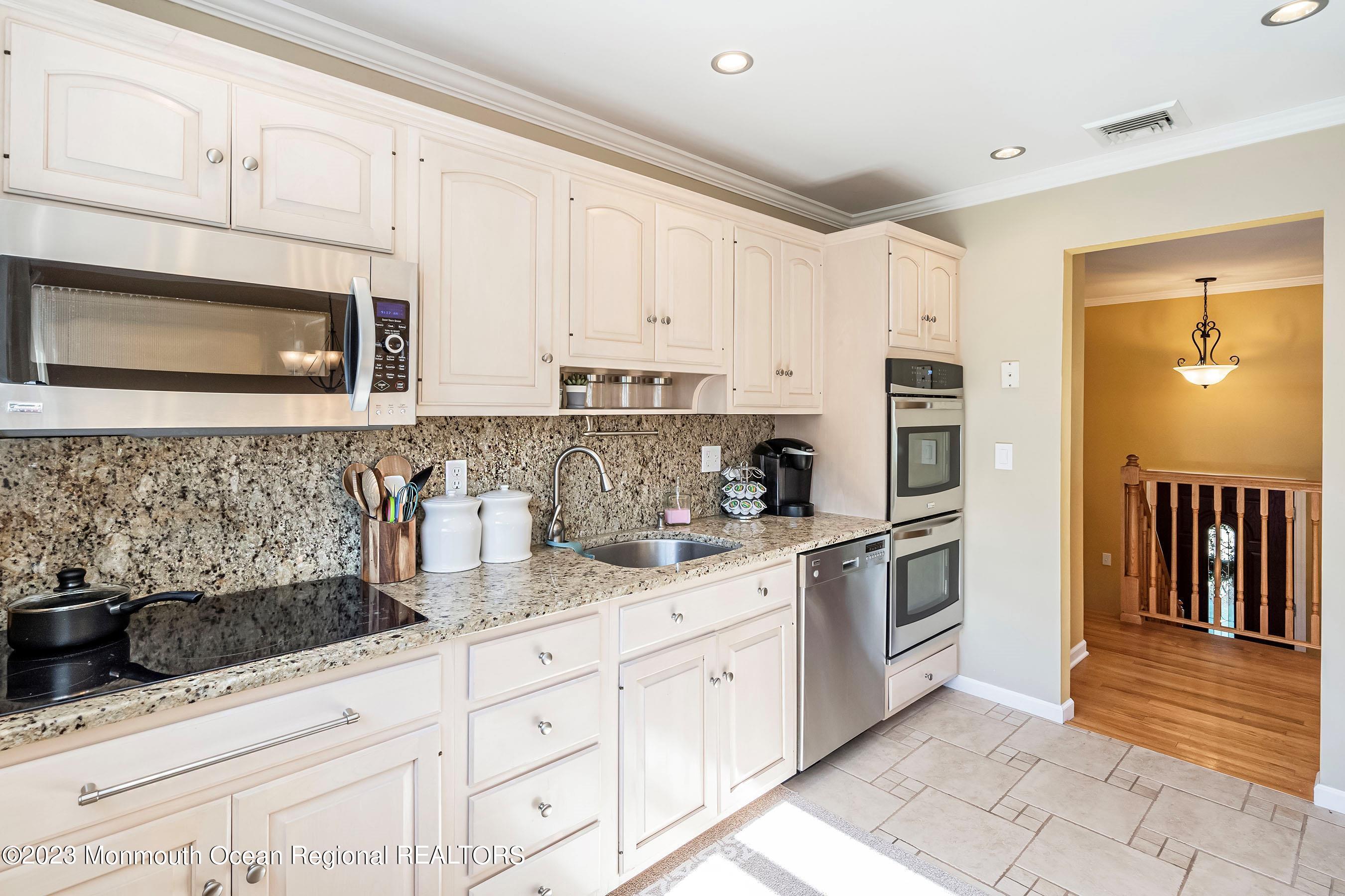 6 Welsh Road Lebanon, NJ 08833 - Photo 10 of 33 Kitchen