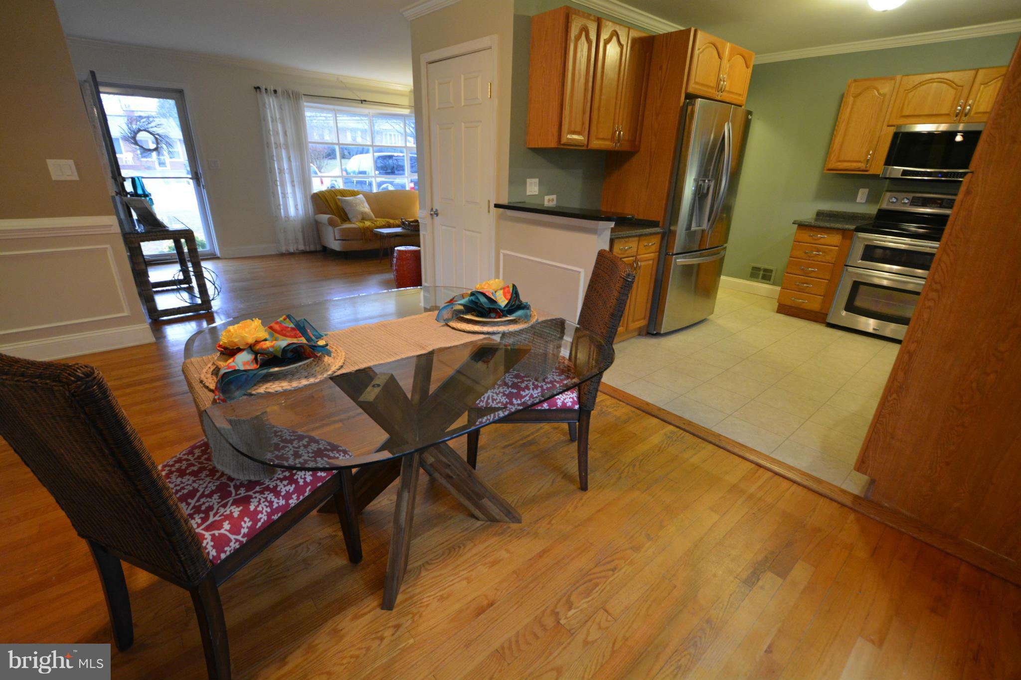 211 Magothy Beach Road Pasadena, MD 21122 - Photo 12 of 30 Dining Room