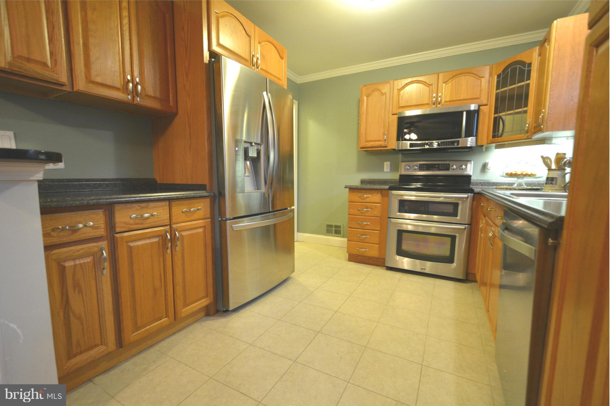 211 Magothy Beach Road Pasadena, MD 21122 - Photo 22 of 30 Kitchen