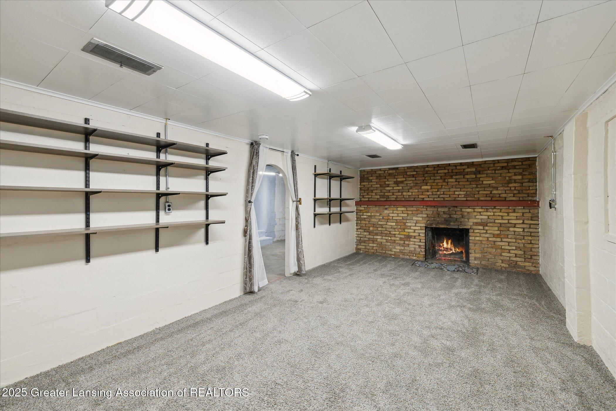 428 East Miller Road Lansing, MI 48911 - Photo 27 of 41 27-428-E-Miller-Rd-Lansing-MI-48911-Wind