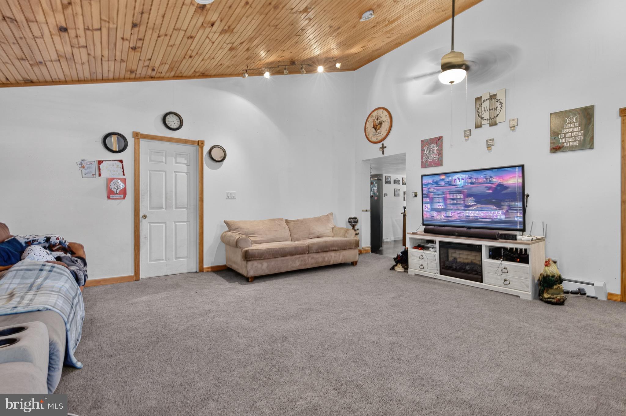 2299 Sunny Road New Ringgold, PA 17960 - Photo 11 of 36 Gallery Image 11