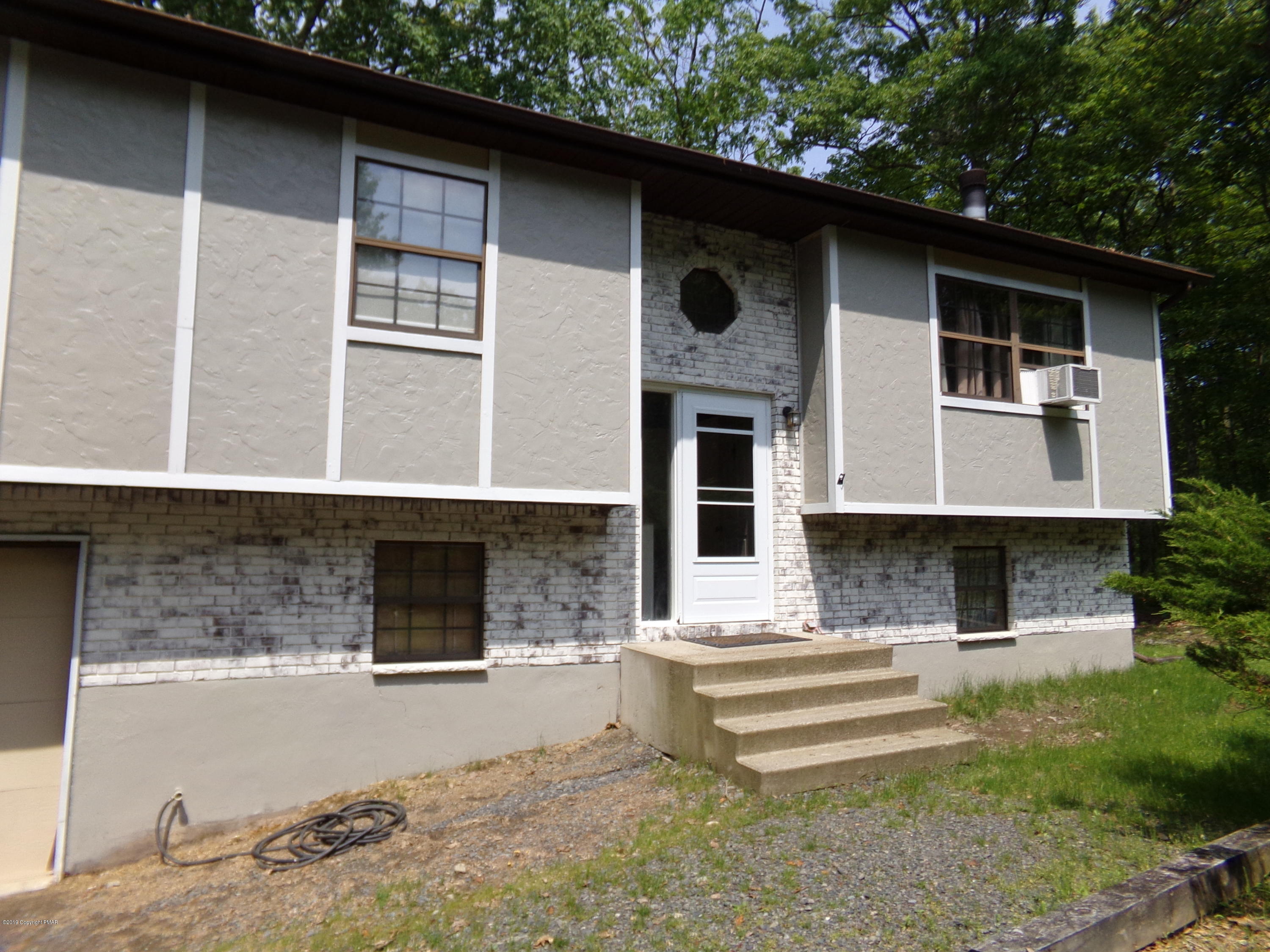 3140 Spring Court Bushkill, PA 18324 - Photo 1 of 43 100_1611