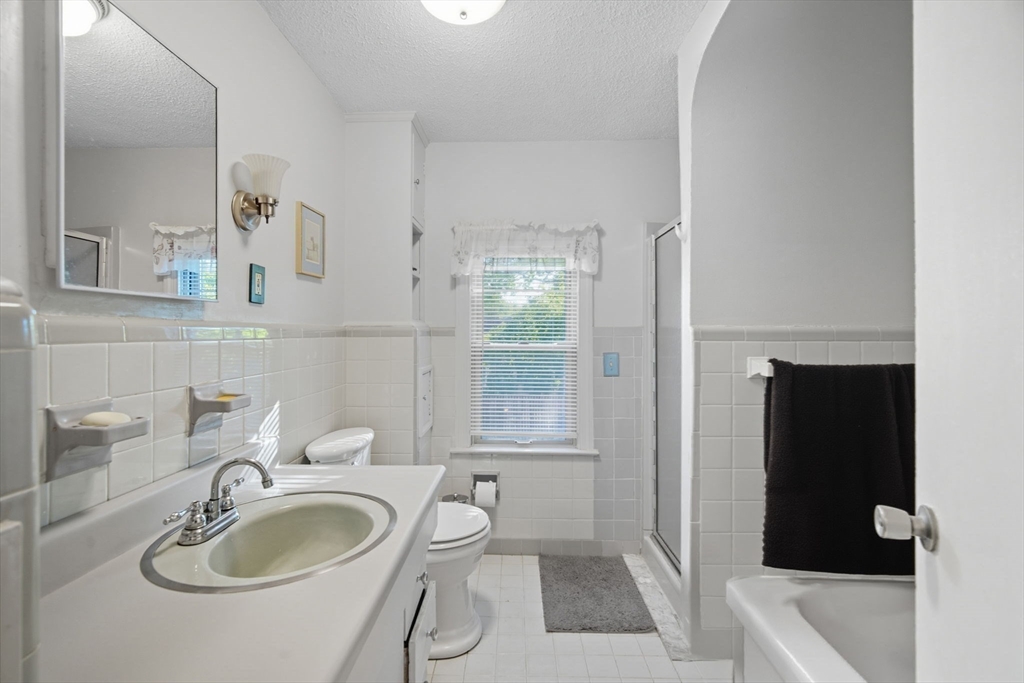 135 Dayton Street Springfield, MA 01118 - Photo 16 of 22 Gallery Image 16