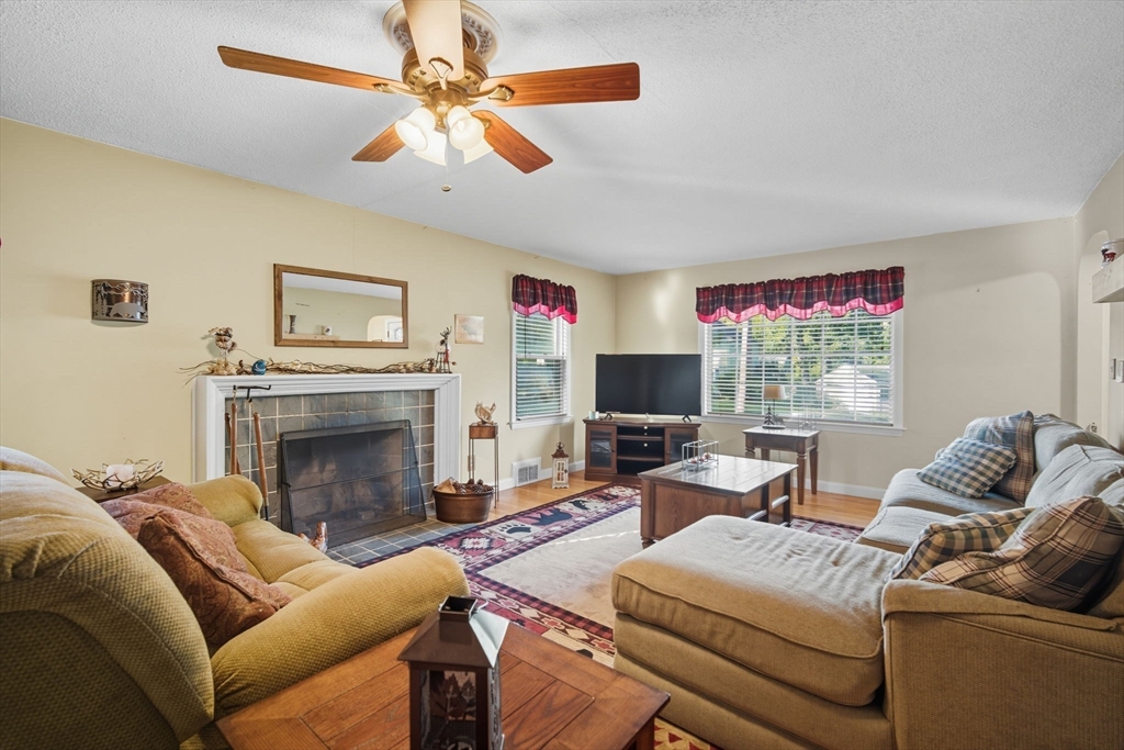 135 Dayton Street Springfield, MA 01118 - Photo 7 of 22 Gallery Image 7