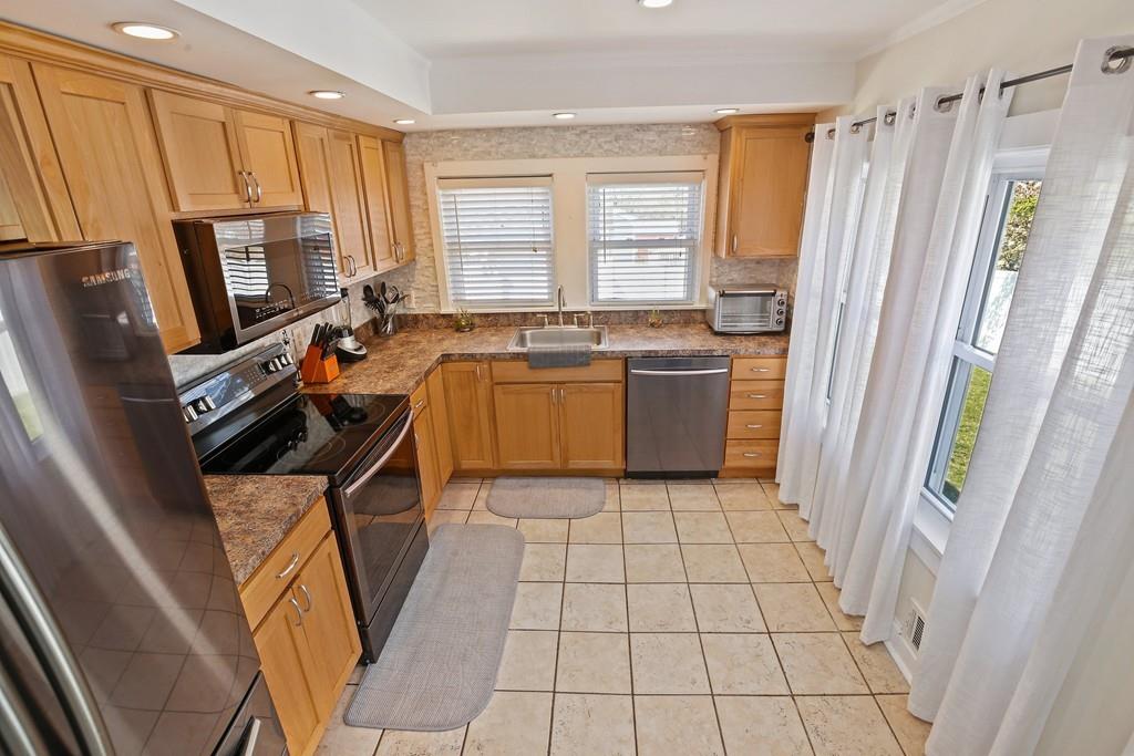 903 Riverside Drive Methuen, MA 01844 - Photo 16 of 35 Gallery Image 16