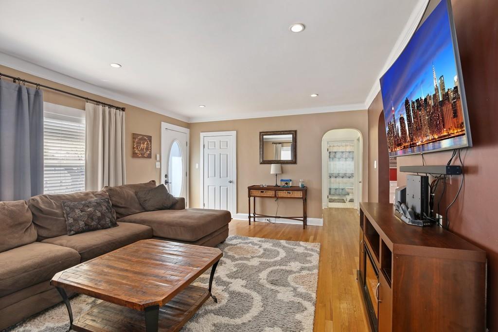 903 Riverside Drive Methuen, MA 01844 - Photo 4 of 35 Gallery Image 4