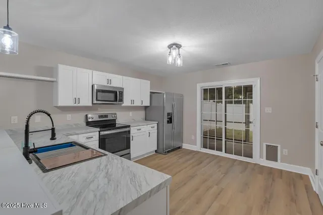 $1,500 | 157 West Murrow Lane, Jacksonville, NC 28546