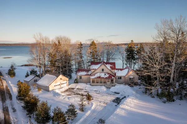 $1,949,000 | 191 Woods Point Road, Blue Hill, ME 04614