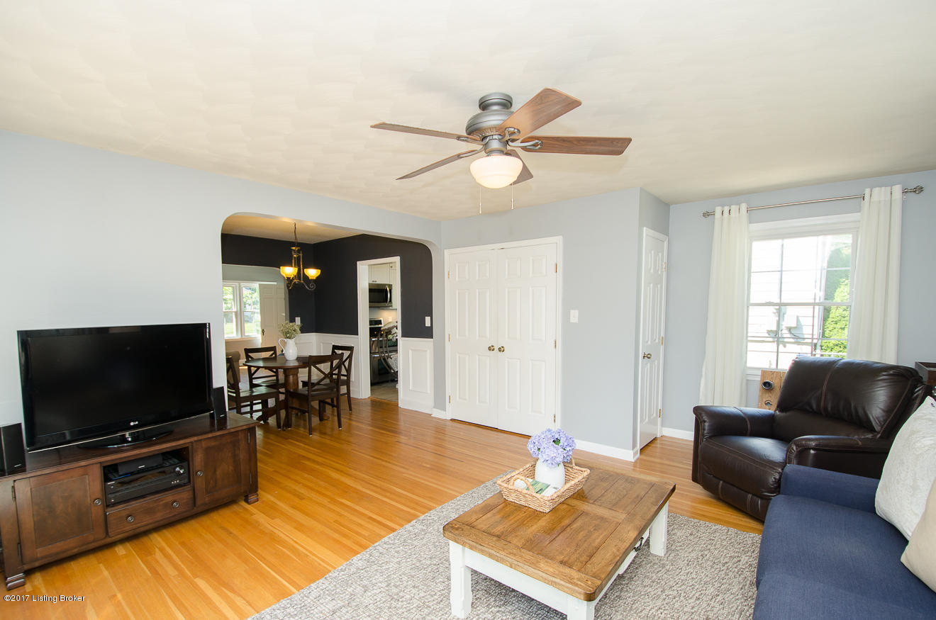 4007 Winchester Road Louisville, KY 40207 - Photo 16 of 35 Family Room Space