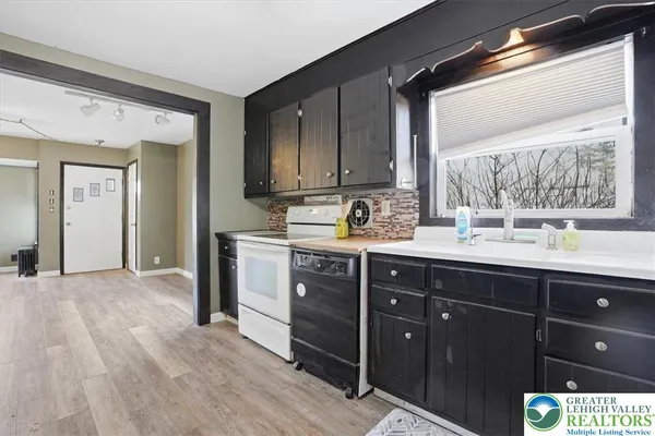 $279,000 | 817 Oak Grove Drive, Lehighton, PA 18235
