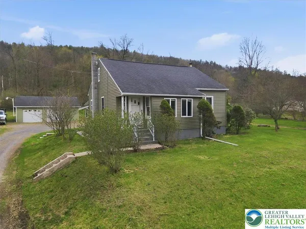 $279,000 | 817 Oak Grove Drive, Lehighton, PA 18235