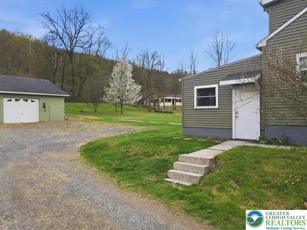 $279,000 | 817 Oak Grove Drive, Lehighton, PA 18235