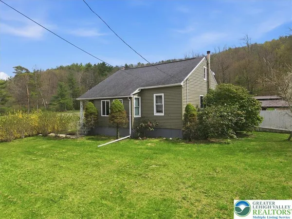 $279,000 | 817 Oak Grove Drive, Lehighton, PA 18235