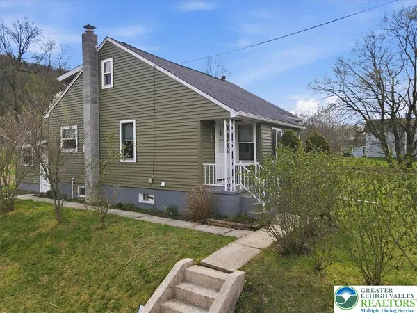 $279,000 | 817 Oak Grove Drive, Lehighton, PA 18235