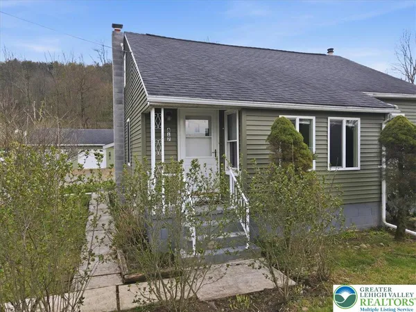 $279,000 | 817 Oak Grove Drive, Lehighton, PA 18235