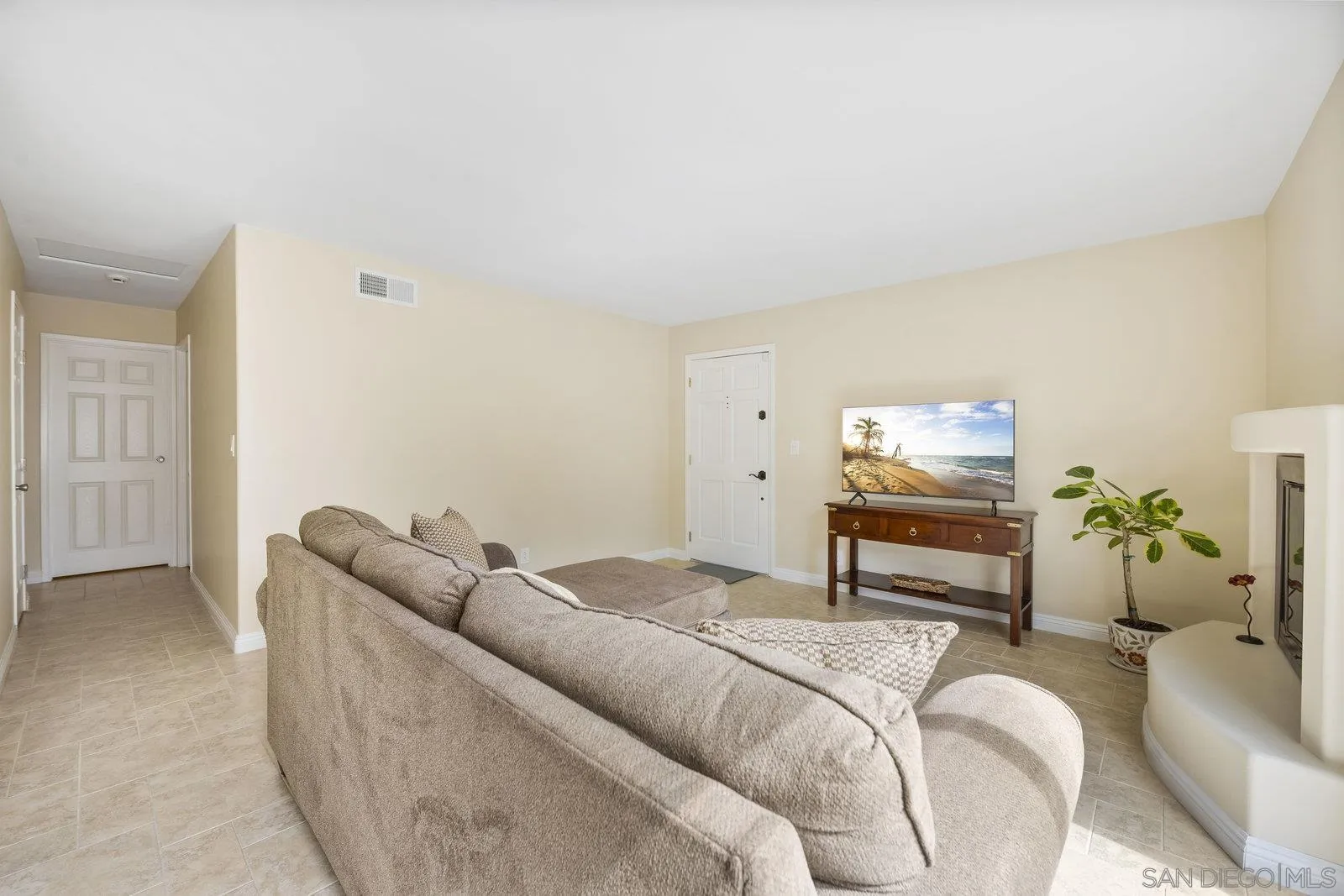1246 Evergreen Drive Cardiff, CA 92007 - Photo 8 of 23 a living room with furniture