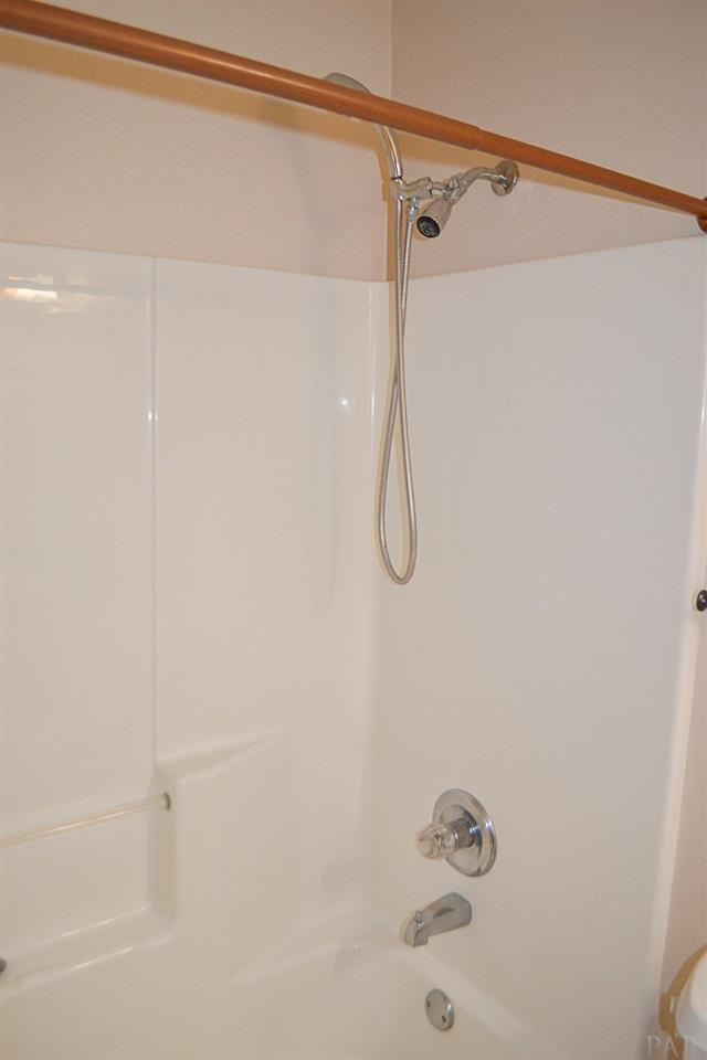 1991 Coral Reef Road Pensacola, FL 32506 - Photo 19 of 24 Tub/shower combo!