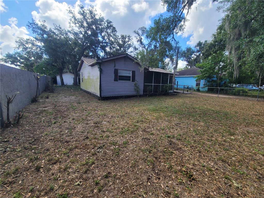 2831 North Valrico Road Seffner, FL 33584 - Photo 16 of 26