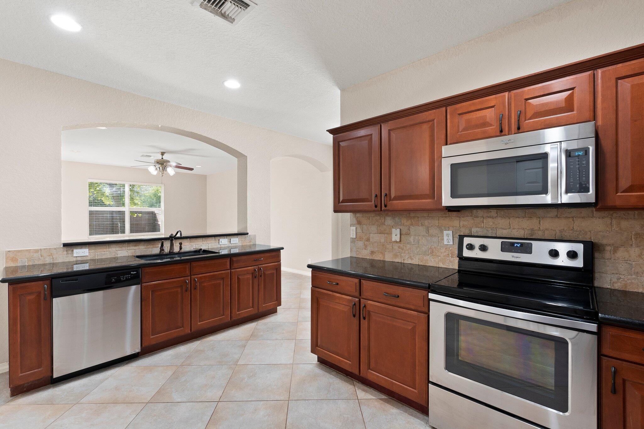 9537 Windrift Circle Fort Pierce, FL 34945 - Photo 5 of 16 12-web-or-mls-DSC08687