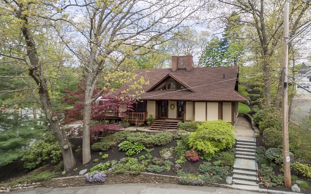 43 Pilgrim Road Melrose, MA 02176 - Photo 3 of 30 Gallery Image 3