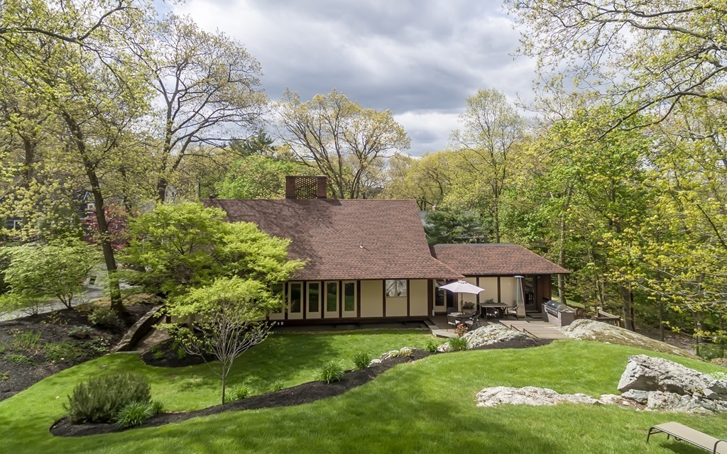 43 Pilgrim Road Melrose, MA 02176 - Photo 4 of 30 Gallery Image 4