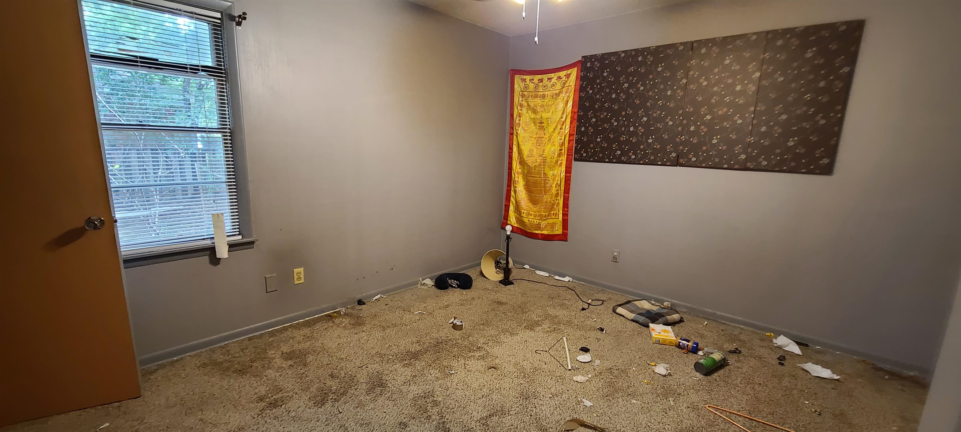 5569 Milam Road Memphis, TN 38120 - Photo 28 of 37 an empty room with windows