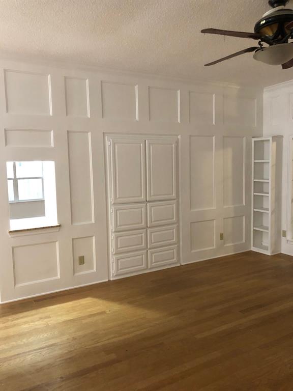 5311 Altacrest Court Grapevine, TX 76051 - Photo 5 of 11 a view of a livingroom with an empty space