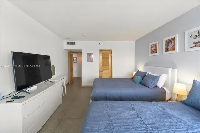 $869,000 | 100 Lincoln Road, Unit 1635, Miami Beach, FL 33139