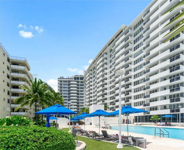 $869,000 | 100 Lincoln Road, Unit 1635, Miami Beach, FL 33139