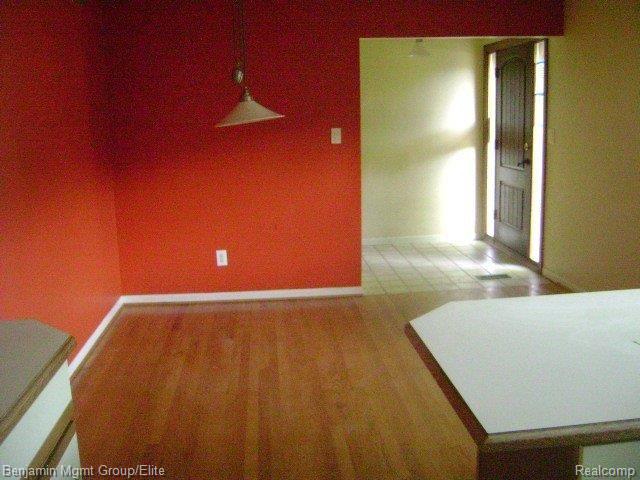 3231 West Maple Road Bloomfield Hills, MI 48301 - Photo 7 of 12 Dining area